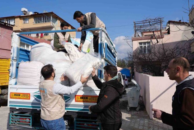 Sadece İ̇nsan Derneği’nden Deprem Bölgelerine Destek