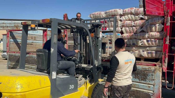 Sadece İ̇nsan Derneği’nden Deprem Bölgelerine Destek