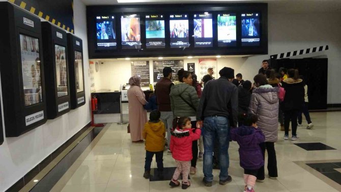 Uşak’ta 400 Depremzede İçin Moral Etkinliği Düzenlendi