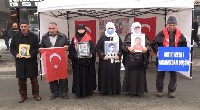 Ailelerin Evlat Nöbeti Üç Hafta Sonra Tekrar Başladı