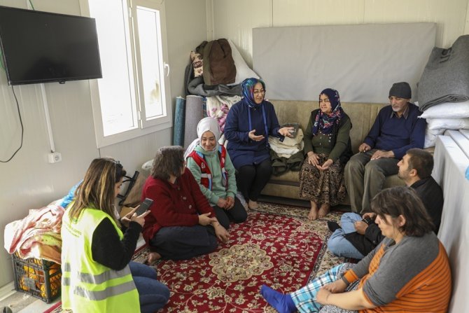 Van Ekibi Malatya’da Yaraları Sarmaya Devam Ediyor