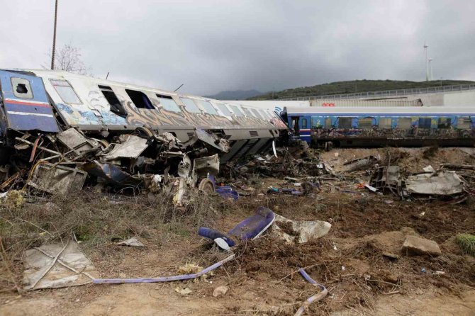 Yunanistan’daki Tren Kazası İnsan Hatası Kaynaklı Olabilir