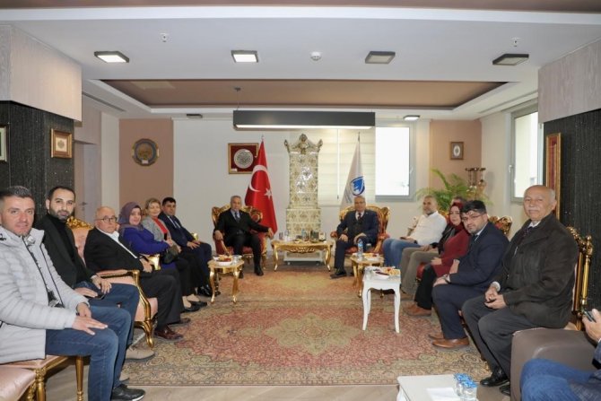 Arınç’tan Başkan Çerçi’ye Depremzedelere Yardım Teşekkürü