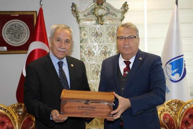 Arınç’tan Başkan Çerçi’ye Depremzedelere Yardım Teşekkürü