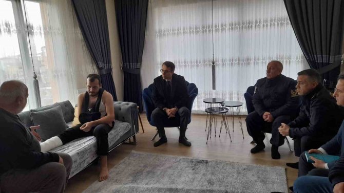 Kaymakam Yılmaz Depremzede Aileleri Ziyaret Etti