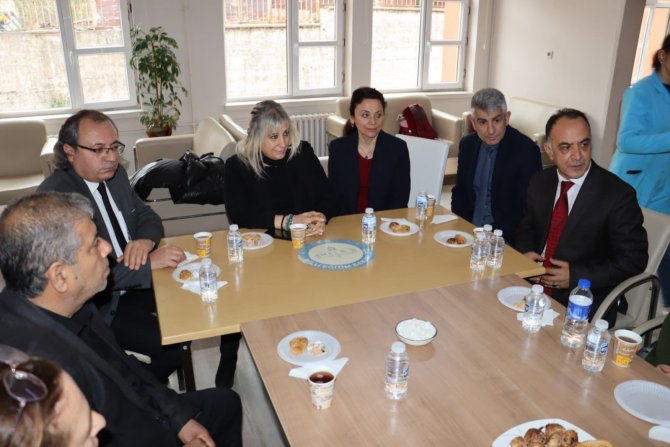 Depremden Etkilenen Velilerle Anlamlı Buluşma