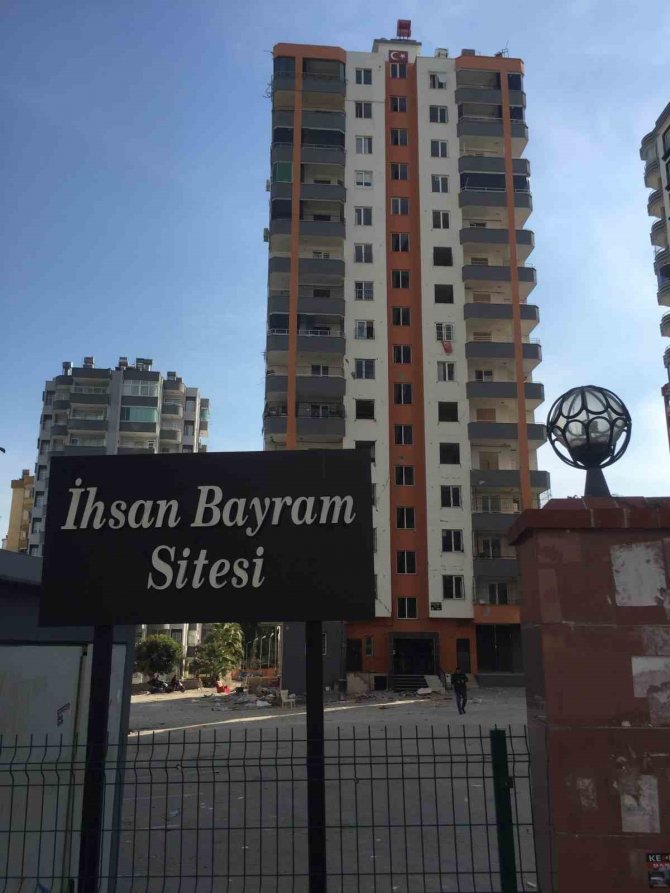 90 Kişiye Mezar Olan Apartmanın Müteahhit Ve Mühendis Birbirini Suçladı