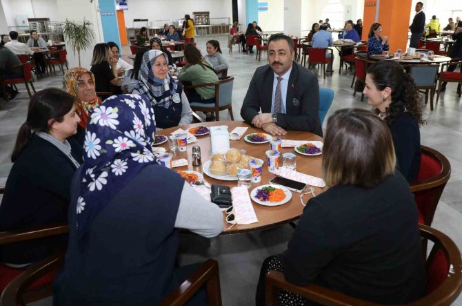 Rektör Kalan:"deprem Bölgesine Destek Olmayan Tek Personelimiz Yok"