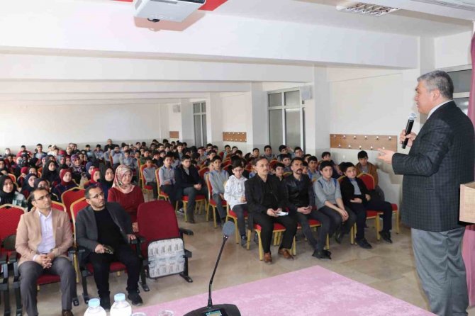 Dereceye Giren Öğrenciler Ödüllendirdi