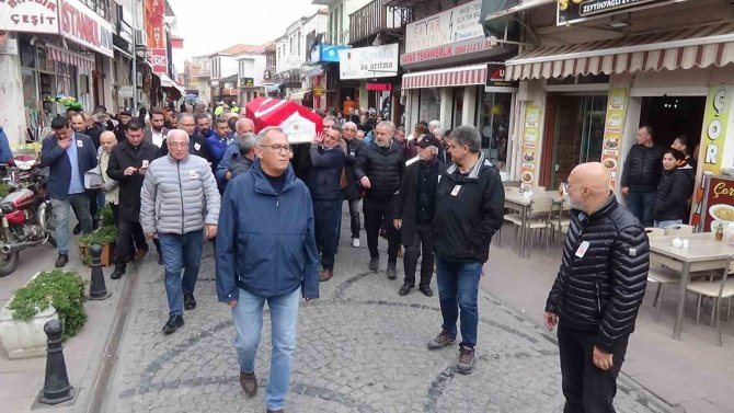 Yargıtay Onursal Cumhuriyet Başsavcısı Kanadoğlu, Ayvalık’ta Son Yolculuğuna Uğurlandı