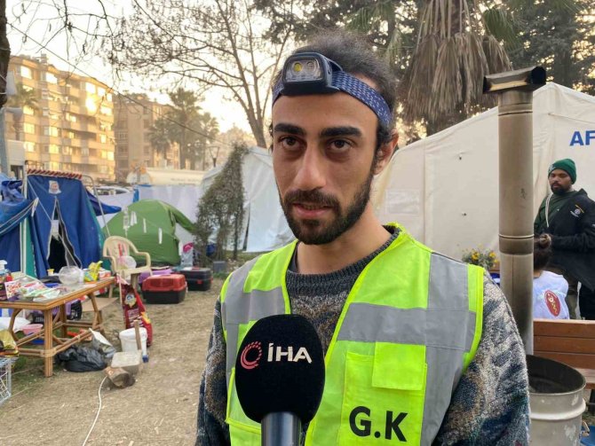 Gönüllü Olarak Gittiği Deprem Bölgesinde 50’nin Üzerinde Hayvanı Kurtardı