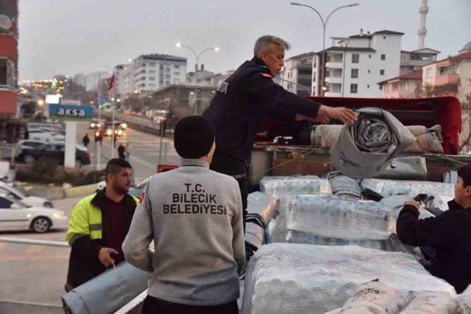 Bilecik Belediyesi’nin 21’inci Yardım Tırı Deprem Bölgesine Gönderildi