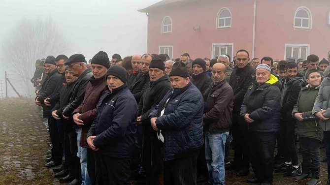 Organları Bağışlanan Minik Berat Son Yolculuğuna Uğurlandı