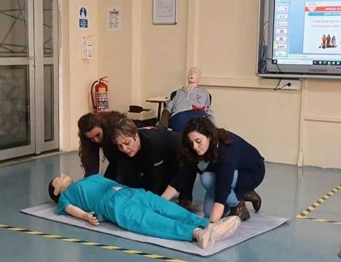 Bu Merkezde Öğretmenler İlk Yardım Eğitimi Alıyor