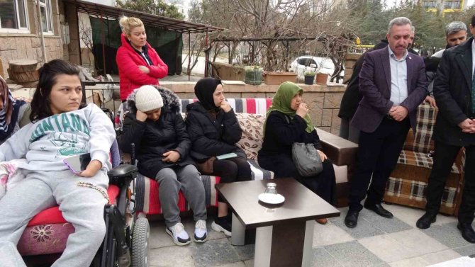 Burdur’da Mahalle Sakinleri 25 Depremzedeye Ev Kurarak Sıcak Bir Yuva Sağladı