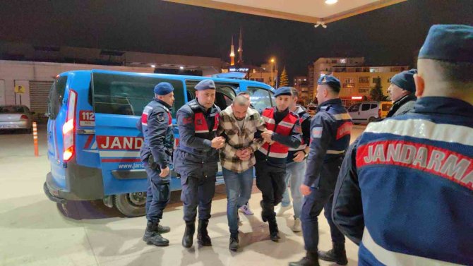 Kendisine Borcu Olan Adamı Tüfekle Vuran Şahıs Yakalandı