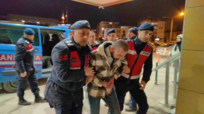 Kendisine Borcu Olan Adamı Tüfekle Vuran Şahıs Yakalandı