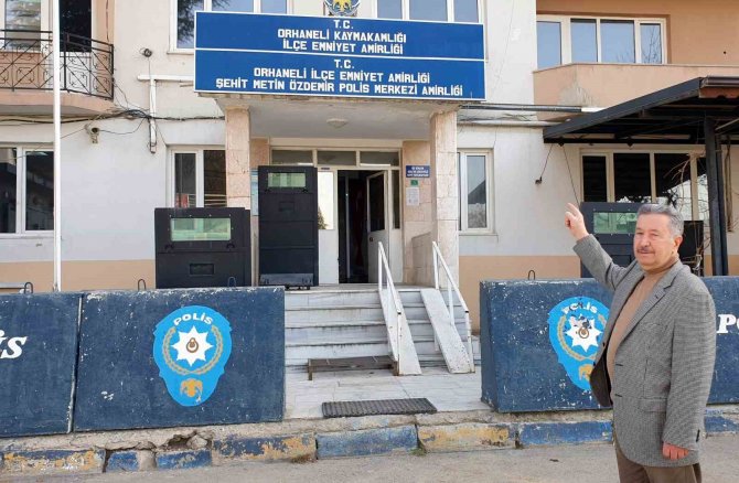 Depremde Oğlu Şehit Olan Baba, Maaşını Depremzedelere Bağışladı