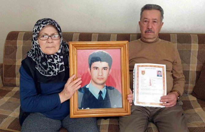 Depremde Oğlu Şehit Olan Baba, Maaşını Depremzedelere Bağışladı