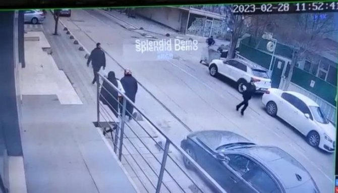 Çekmeköy’de Oyuncak Tabanca İle Banka Soygunu Kamerada