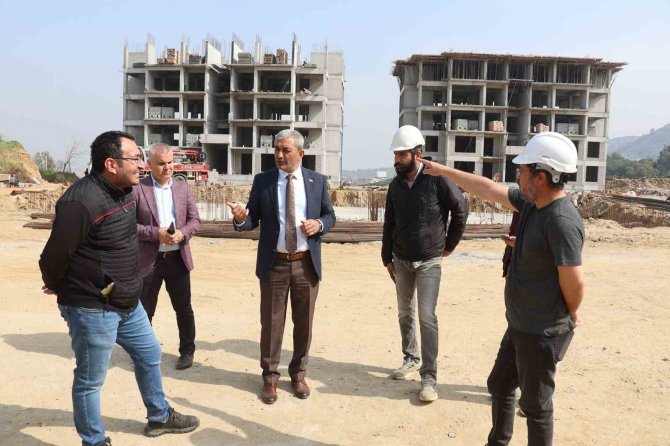 Başkan Kaplan, “Koçarlı’da Toki̇ Konutları Hızla Yükseliyor”