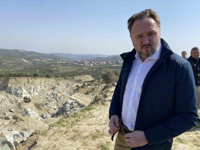 Danimarkalı Bakan Hatay’da Fay Hattının Geçtiği Bölgede İncelemelerde Bulundu
