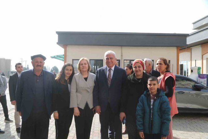 Başkan Atay, Depremzedeler İle Görüştü