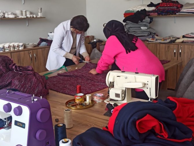 Elazığ’da Eğitmen Ve Öğrencilerden Depremzedelere Anlamlı Destek