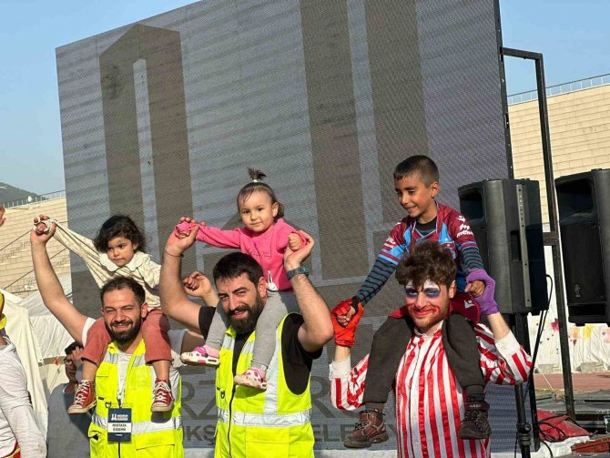 Erzurum Büyükşehir Belediyesi Şehir Tiyatrosu Deprem Bölgesinde