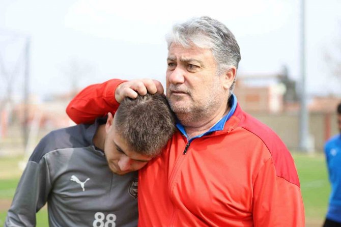 Nazilli Belediyesporlu Berkay Süper Lig Yolcusu