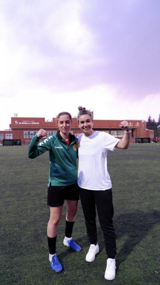 Es-es Hazırlık Maçında Güldü