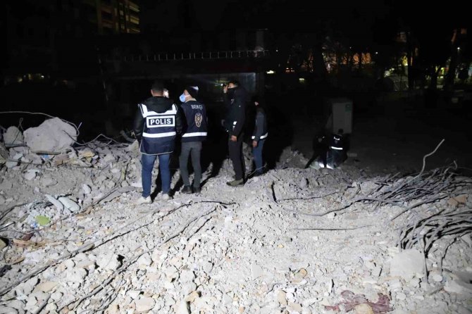 Enkazdan ’’Çığlık Geldi’’ İhbarı Polisleri Harekete Geçirdi