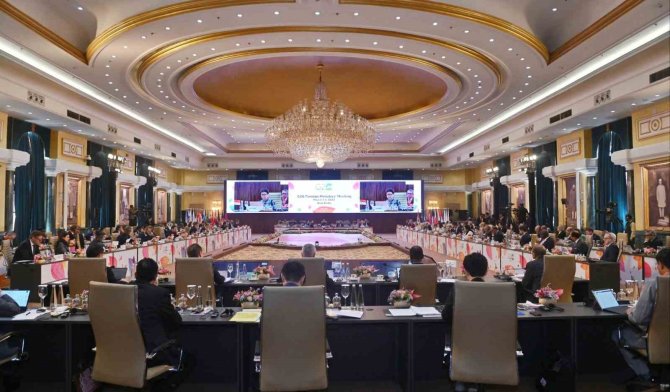 G20 Dışişleri Bakanları’ndan Depremde Hayatlarını Kaybedenler İçin Saygı Duruşu