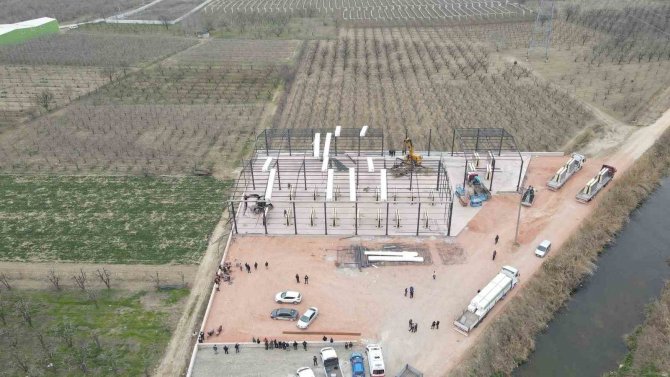Yıldırım’da Tarım Arazilerine Yapılan Kaçak Yapılar Yıkılıyor