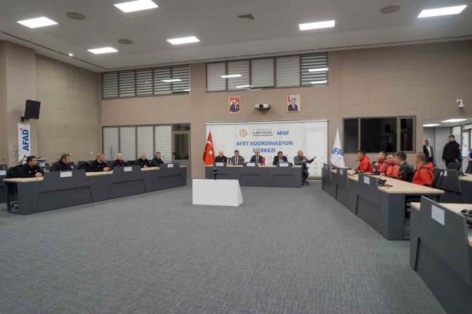 Enkazdan Onlarca Kişiyi Sağ Çıkaran Afad Ve Jak Ekiplerine Teşekkür Ziyareti