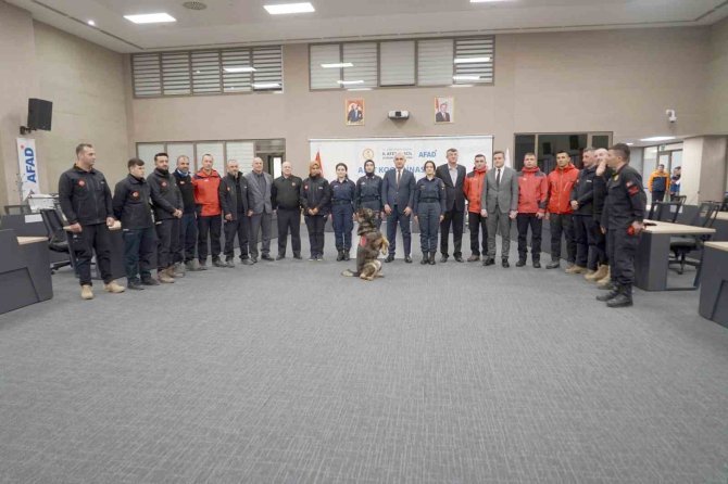 Enkazdan Onlarca Kişiyi Sağ Çıkaran Afad Ve Jak Ekiplerine Teşekkür Ziyareti