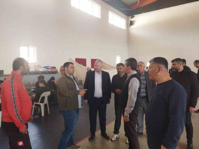 Menemen Belediyesinden Deprem Bölgesine Çadır Desteği