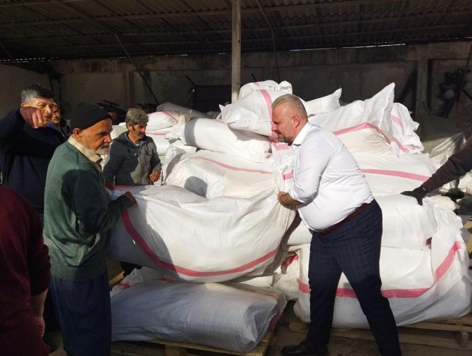 Menemen Belediyesinden Deprem Bölgesine Çadır Desteği