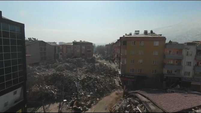 Elbistan’da Ticaretin Kalbinin Attığı Caddelerdeki Yıkım Fpv Dronla Görüntülendi