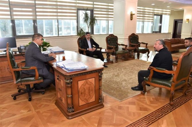 Karabük İ̇dman Yurdu Yardım Maçından Toplanan Gelirin Dekontunu Vali Gürel’e Teslim Etti