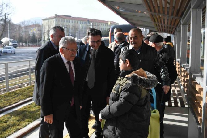 Yeni Tramvay Hattı Hizmete Başladı, Başkan Büyükkılıç Vatman Koltuğuna Oturdu