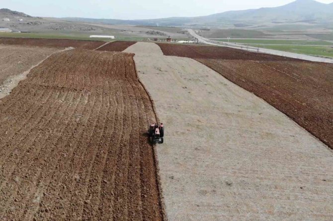 Olağanüstü Kuraklık Çiftçiyi Tedirgin Etti: "Canımız Tarlaya Gitmek İstemiyor"