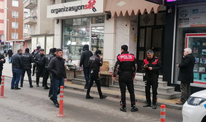 İ̇ş Yerine Gelip Çalışana Kurşun Yağdırdılar