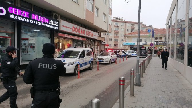 İ̇ş Yerine Gelip Çalışana Kurşun Yağdırdılar