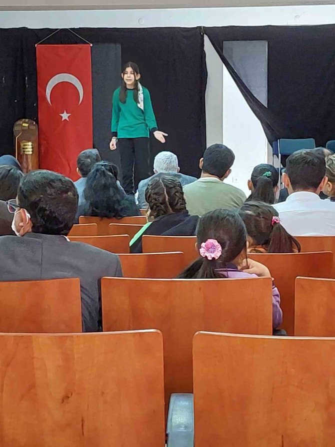 Köyceğiz’de İ̇stiklal Marşı’nı Güzel Okuma Yarışması Yapıldı