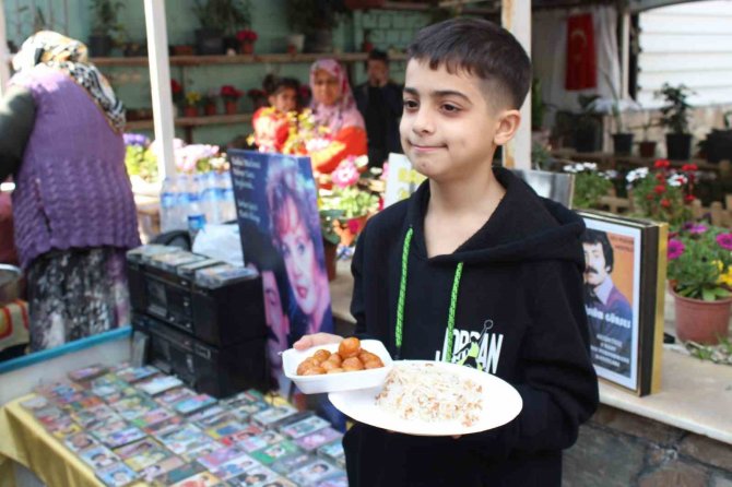 Müslüm Gürses, Ölüm Yıl Dönümünde Hayranları Tarafından Anıldı