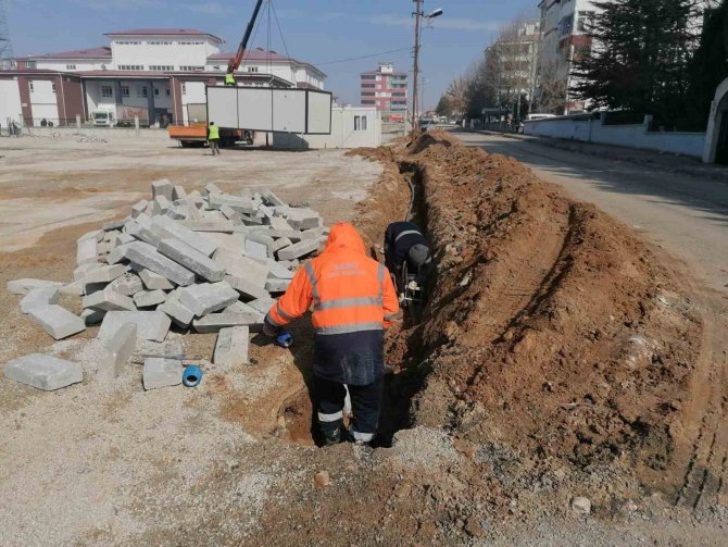 Saski̇ Elbistan’ın Alt Yapısını Yeniden İnşa Ediyor