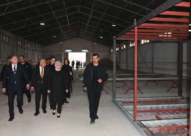 Bakan Kirişci, Tmo Misafirhanesinde Ağırlanan Depremzedelerle Bir Araya Geldi