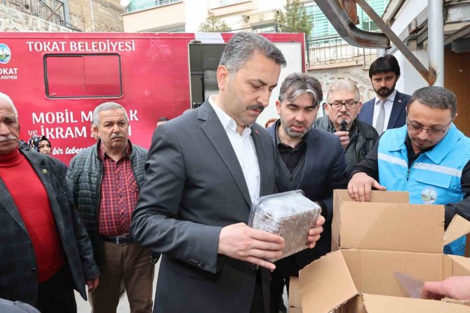 Tokatlı Besiciler Depremzedeler İçin 720 Küçükbaş, 3 Büyükbaş Hayvan Bağışladı