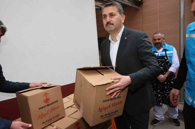 Tokatlı Besiciler Depremzedeler İçin 720 Küçükbaş, 3 Büyükbaş Hayvan Bağışladı